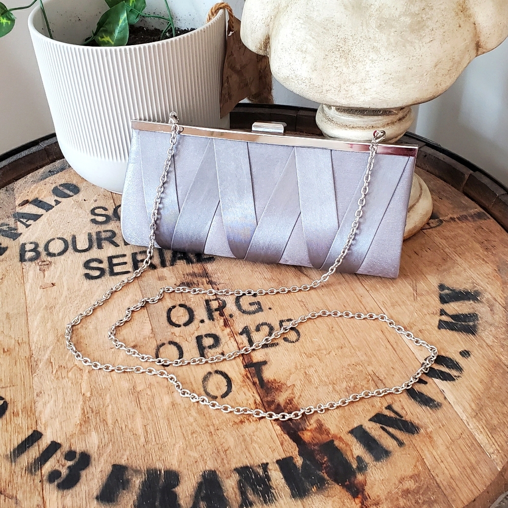 Charming Clutch/Shoulder Bag 😍 - Picture 2 of 8